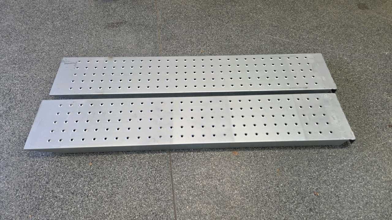 Lot 41 - RHINO RECOVERY LOADING RAMPS-HEAVY DUTY SWL 3 TON PER PAIR 5 FT LONG