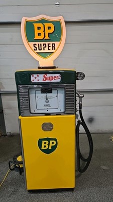 Lot 293 - WAYNE BP PETROL PUMP RESTORED WITH GLASS GLOBE