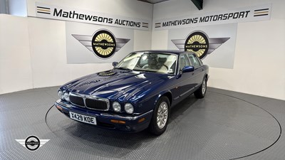 Lot 6 - 2000 JAGUAR XJ8 AUTO