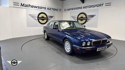 Lot 6 - 2000 JAGUAR XJ8 AUTO