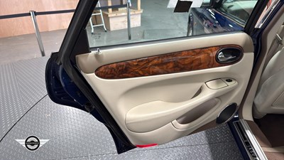 Lot 6 - 2000 JAGUAR XJ8 AUTO