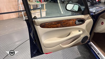 Lot 6 - 2000 JAGUAR XJ8 AUTO