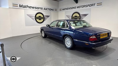 Lot 6 - 2000 JAGUAR XJ8 AUTO