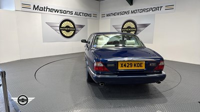 Lot 6 - 2000 JAGUAR XJ8 AUTO