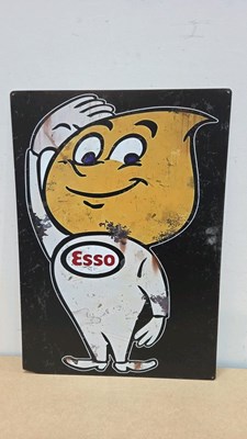 Lot 721 - VINTAGE METAL TIN ESSO MAN REPRO SIGN 28" x 20"