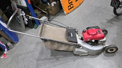 Lot 289 - HONDA HR 194 MOWER WITH ROLLER