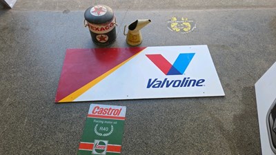 Lot 547 - SELECTION OF OIL RELATED MEMORABILIA