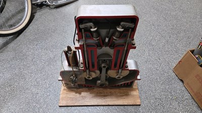 Lot 891 - CUT AWAY ENGINE
