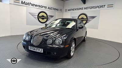 Lot 638 - 2004 JAGUAR S-TYPE V8 R AUTO