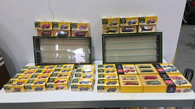 Lot 685 - COLLECTION OF MODEL COMMERCIALS 1.64 SCALE WITH 2 DISPLAY CASES