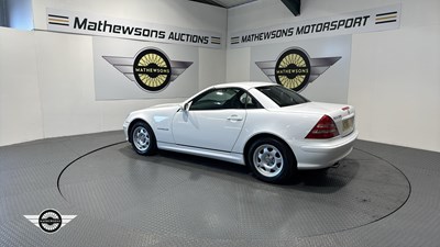 Lot 258 - 2000 MERCEDES SLK 200 KOMPRESSOR