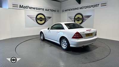 Lot 258 - 2000 MERCEDES SLK 200 KOMPRESSOR