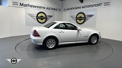Lot 258 - 2000 MERCEDES SLK 200 KOMPRESSOR