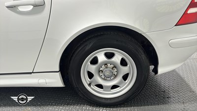 Lot 258 - 2000 MERCEDES SLK 200 KOMPRESSOR