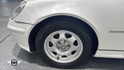 Lot 258 - 2000 MERCEDES SLK 200 KOMPRESSOR
