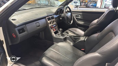 Lot 258 - 2000 MERCEDES SLK 200 KOMPRESSOR