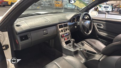 Lot 258 - 2000 MERCEDES SLK 200 KOMPRESSOR