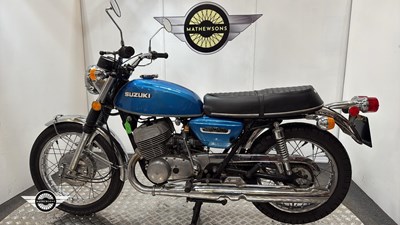 Lot 229 - 1976 SUZUKI T500