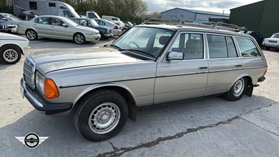 Lot 744 - 1985 MERCEDES 280 TE AUTO