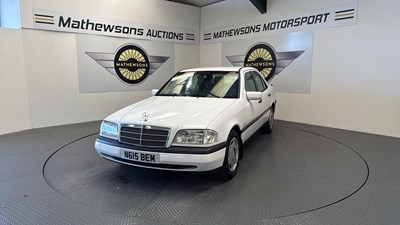 Lot 668 - 1996 MERCEDES C180 CLASSIC