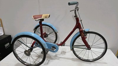 Lot 759 - VINTAGE TRI-ANG CHILDS TRICYCLE