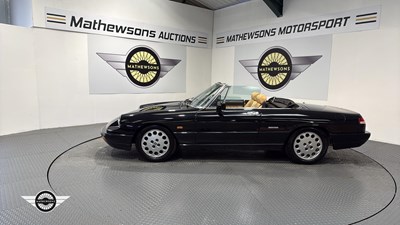 Lot 2 - 1991 ALFA ROMEO SPIDER