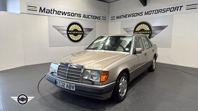 Lot 344 - 1992 MERCEDES 300E AUTO