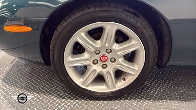 Lot 368 - 1998 JAGUAR XK8 COUPE AUTO