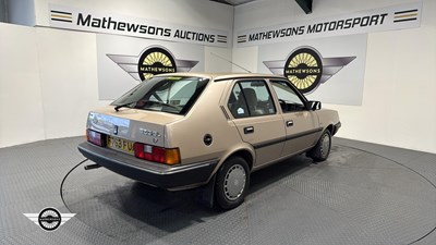 Lot 564 - 1989 VOLVO 340 GL