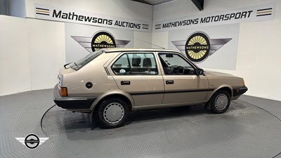 Lot 564 - 1989 VOLVO 340 GL