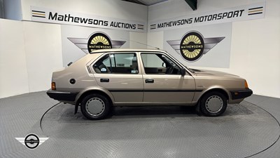 Lot 564 - 1989 VOLVO 340 GL