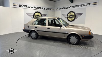 Lot 564 - 1989 VOLVO 340 GL