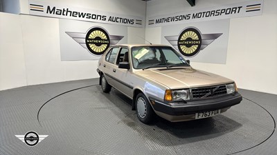 Lot 564 - 1989 VOLVO 340 GL