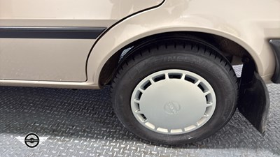 Lot 564 - 1989 VOLVO 340 GL