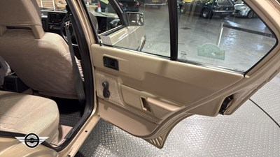 Lot 564 - 1989 VOLVO 340 GL