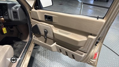 Lot 564 - 1989 VOLVO 340 GL