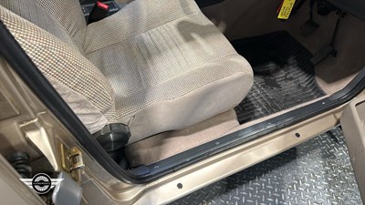 Lot 564 - 1989 VOLVO 340 GL