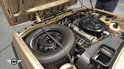Lot 564 - 1989 VOLVO 340 GL