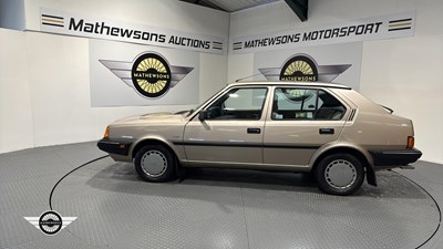 Lot 564 - 1989 VOLVO 340 GL