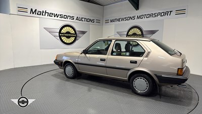 Lot 564 - 1989 VOLVO 340 GL