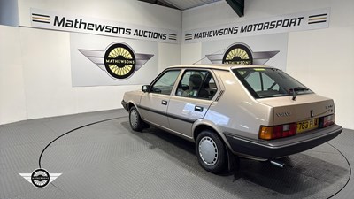 Lot 564 - 1989 VOLVO 340 GL