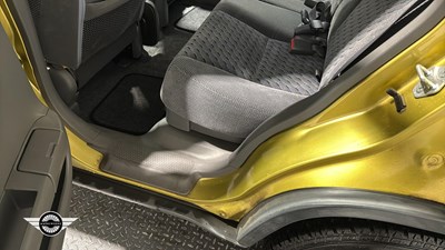 Lot 620 - 1999 HONDA CR-V ES