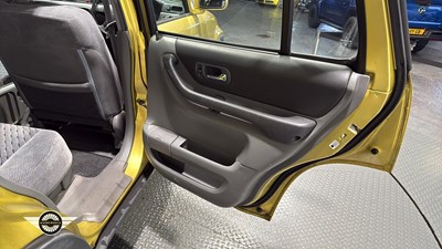 Lot 620 - 1999 HONDA CR-V ES