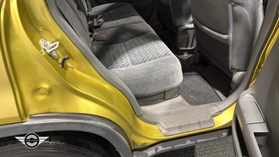 Lot 620 - 1999 HONDA CR-V ES