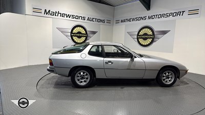 Lot 68 - 1980 PORSCHE 924