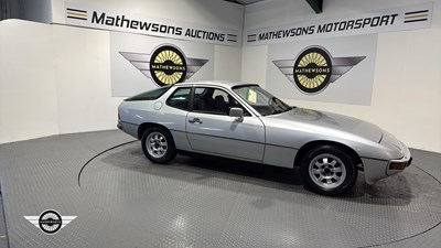 Lot 68 - 1980 PORSCHE 924