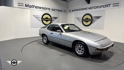 Lot 68 - 1980 PORSCHE 924