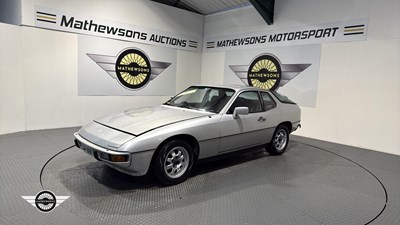 Lot 68 - 1980 PORSCHE 924