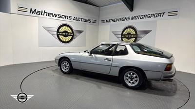 Lot 68 - 1980 PORSCHE 924