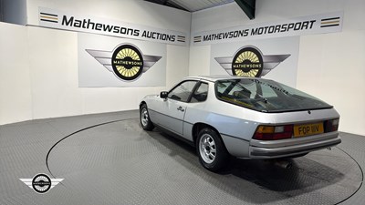 Lot 68 - 1980 PORSCHE 924